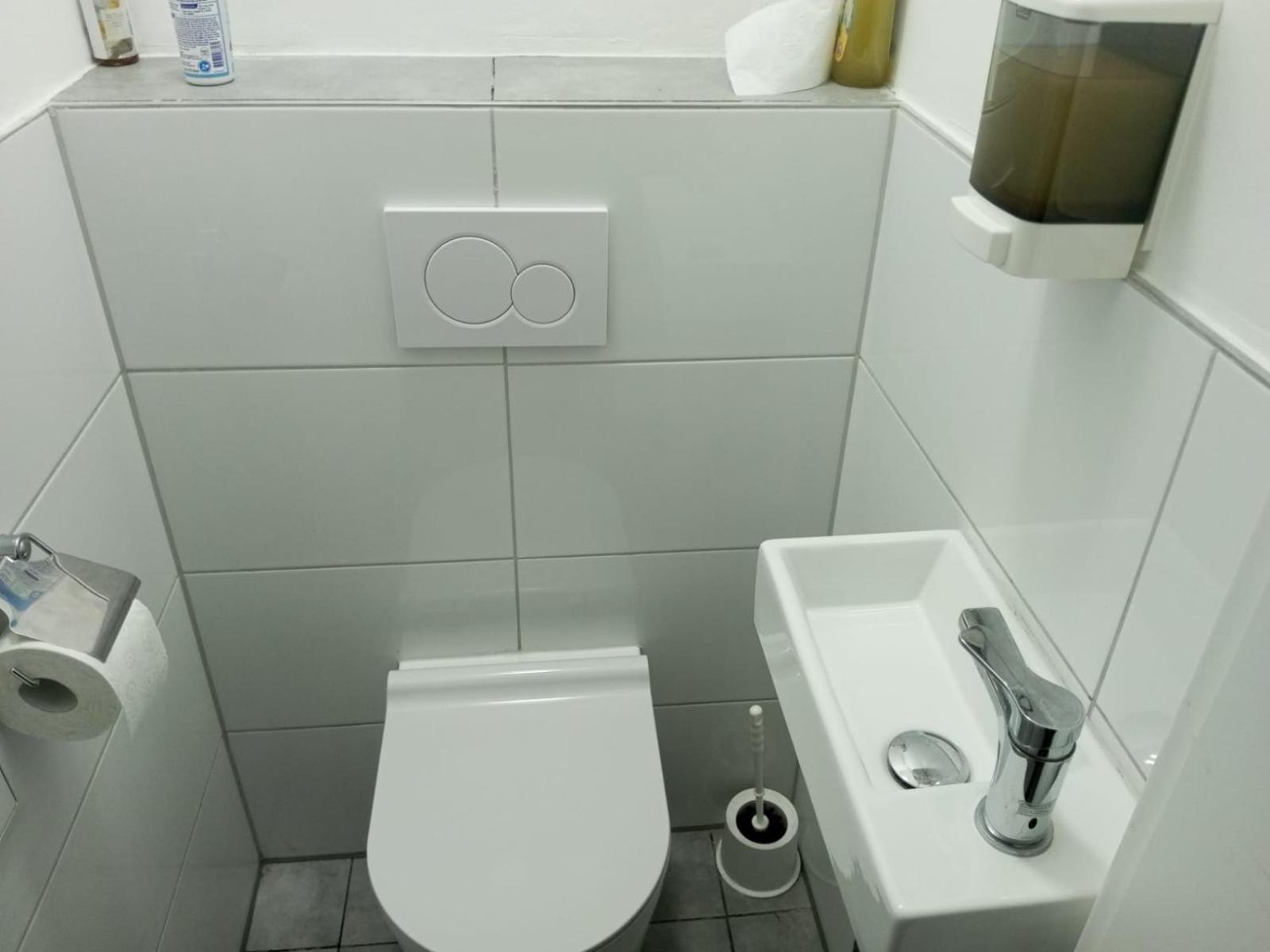 Gemuetliches Lisa Zimmer Mit Gemeinschaftskueche Heilbronn Zentrum Εξωτερικό φωτογραφία